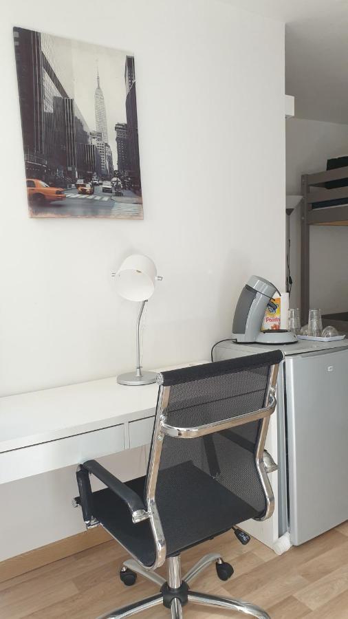 Chambres Poitiers Centre Ville - Salle De Bain, Refrigerateur, Tv Et Machine A Cafe Privatifs - Cuisine Commune - Terrasse - Hotel De Ville A 200M 外观 照片