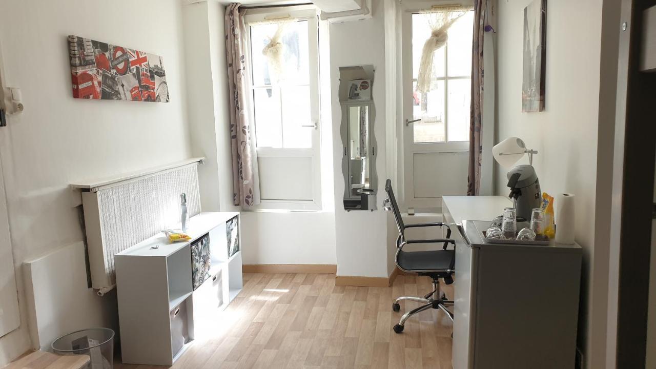 Chambres Poitiers Centre Ville - Salle De Bain, Refrigerateur, Tv Et Machine A Cafe Privatifs - Cuisine Commune - Terrasse - Hotel De Ville A 200M 外观 照片