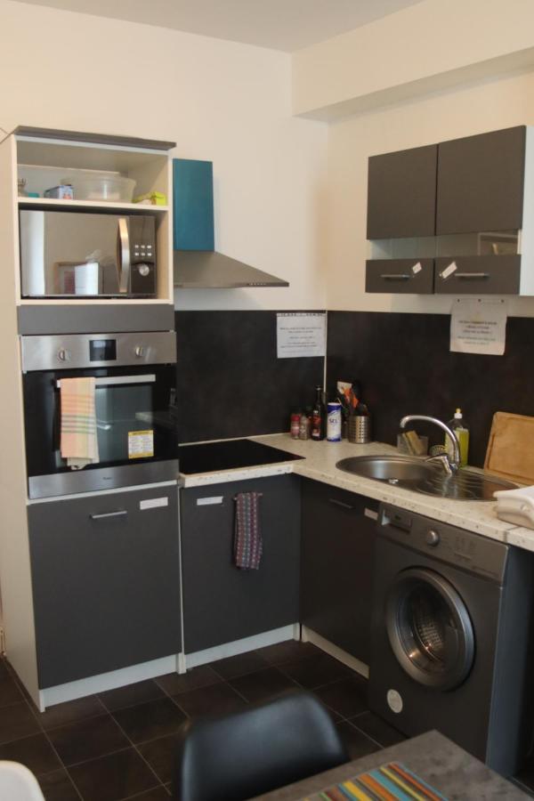 Chambres Poitiers Centre Ville - Salle De Bain, Refrigerateur, Tv Et Machine A Cafe Privatifs - Cuisine Commune - Terrasse - Hotel De Ville A 200M 外观 照片