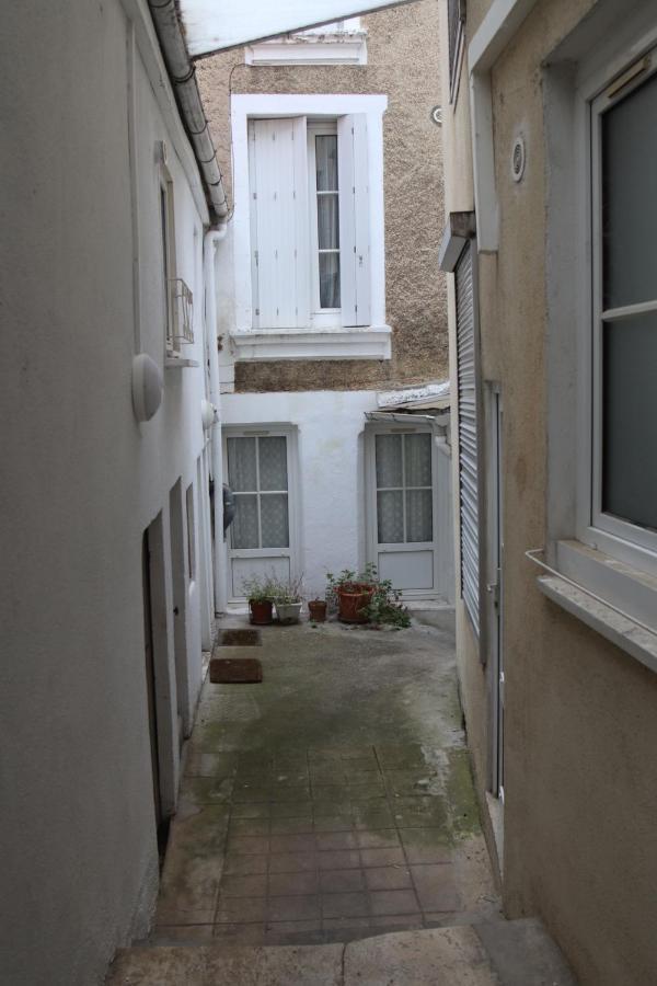 Chambres Poitiers Centre Ville - Salle De Bain, Refrigerateur, Tv Et Machine A Cafe Privatifs - Cuisine Commune - Terrasse - Hotel De Ville A 200M 外观 照片