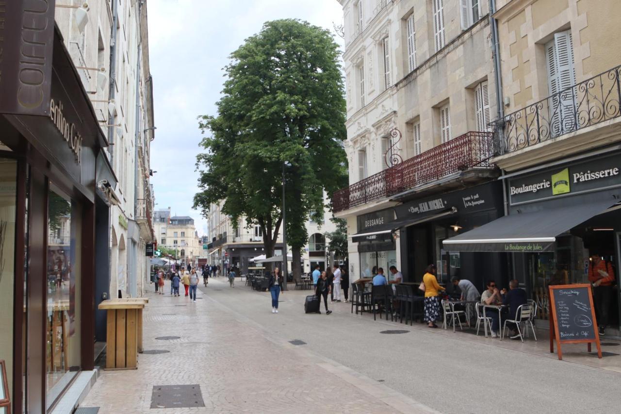 Chambres Poitiers Centre Ville - Salle De Bain, Refrigerateur, Tv Et Machine A Cafe Privatifs - Cuisine Commune - Terrasse - Hotel De Ville A 200M 外观 照片