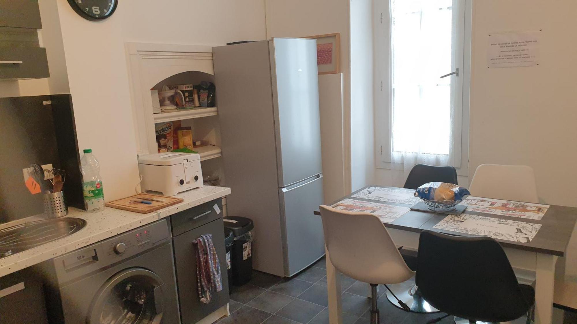 Chambres Poitiers Centre Ville - Salle De Bain, Refrigerateur, Tv Et Machine A Cafe Privatifs - Cuisine Commune - Terrasse - Hotel De Ville A 200M 外观 照片
