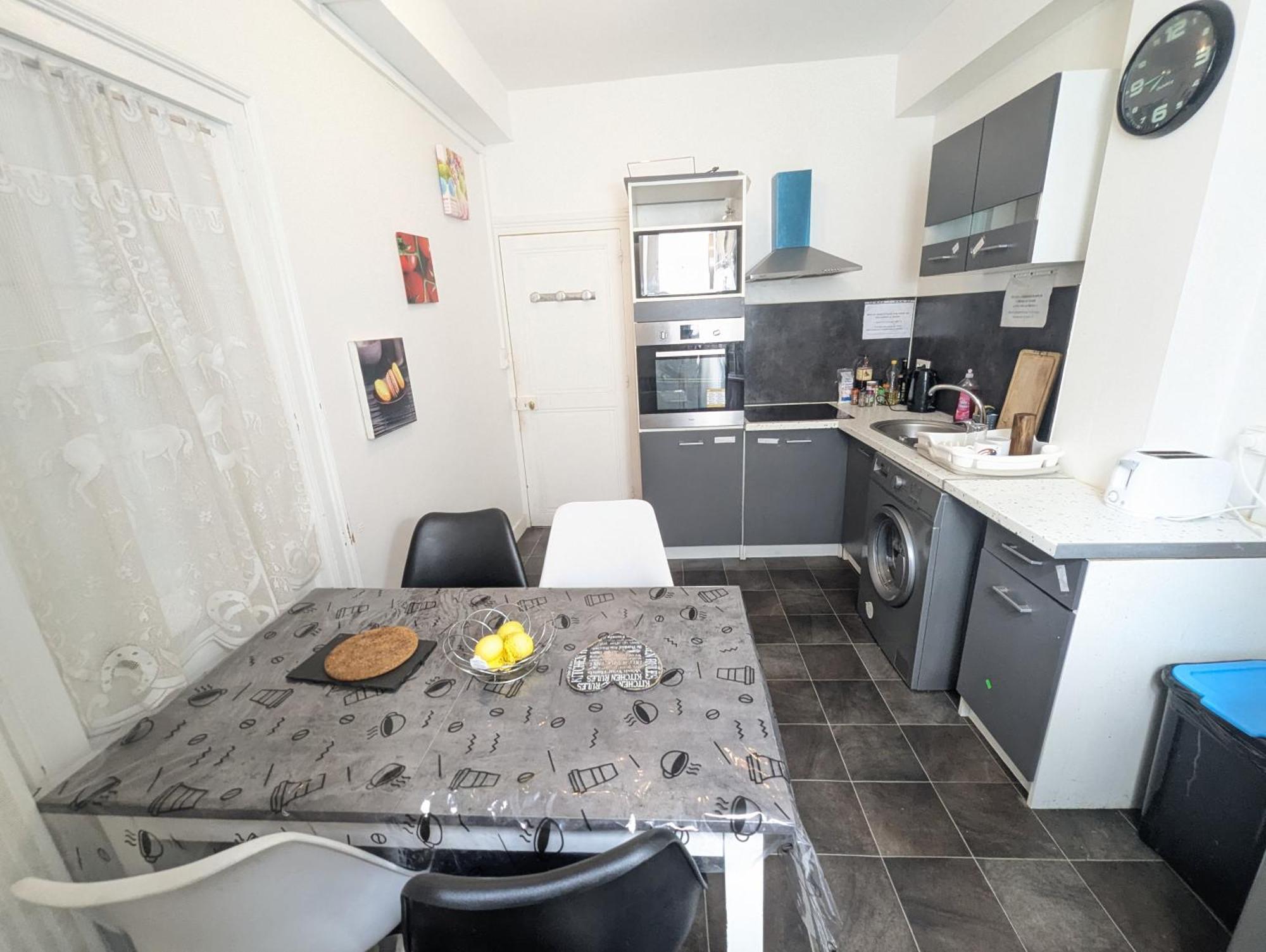 Chambres Poitiers Centre Ville - Salle De Bain, Refrigerateur, Tv Et Machine A Cafe Privatifs - Cuisine Commune - Terrasse - Hotel De Ville A 200M 外观 照片