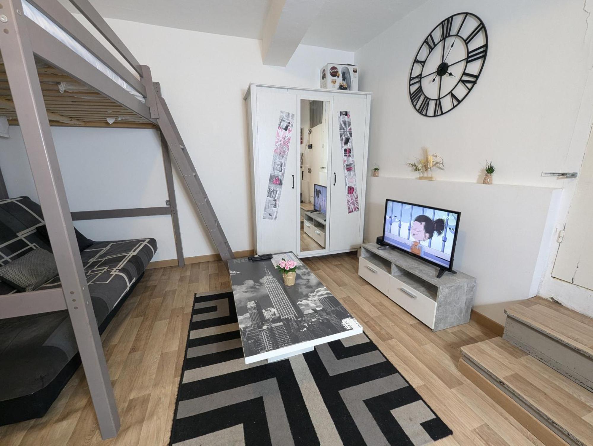 Chambres Poitiers Centre Ville - Salle De Bain, Refrigerateur, Tv Et Machine A Cafe Privatifs - Cuisine Commune - Terrasse - Hotel De Ville A 200M 外观 照片