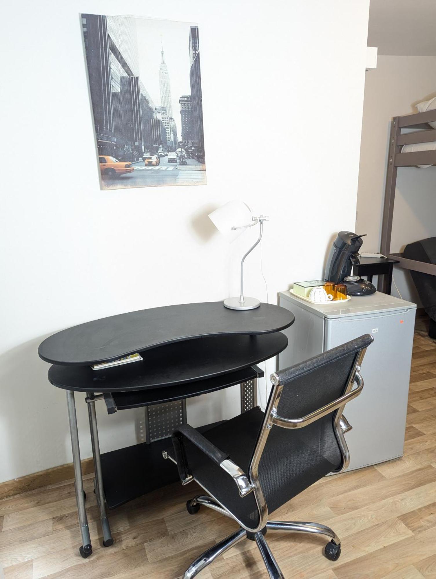 Chambres Poitiers Centre Ville - Salle De Bain, Refrigerateur, Tv Et Machine A Cafe Privatifs - Cuisine Commune - Terrasse - Hotel De Ville A 200M 外观 照片