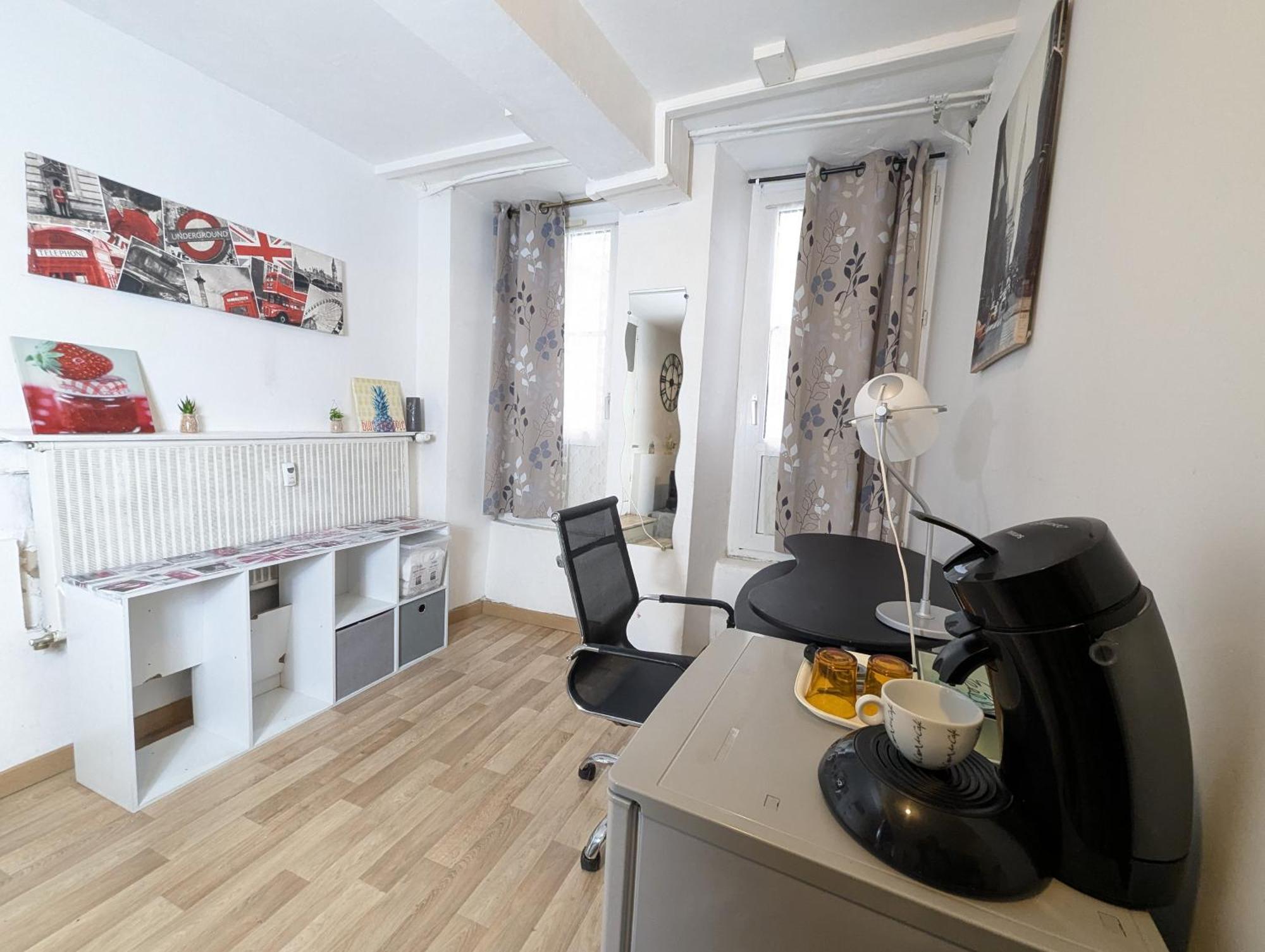 Chambres Poitiers Centre Ville - Salle De Bain, Refrigerateur, Tv Et Machine A Cafe Privatifs - Cuisine Commune - Terrasse - Hotel De Ville A 200M 外观 照片