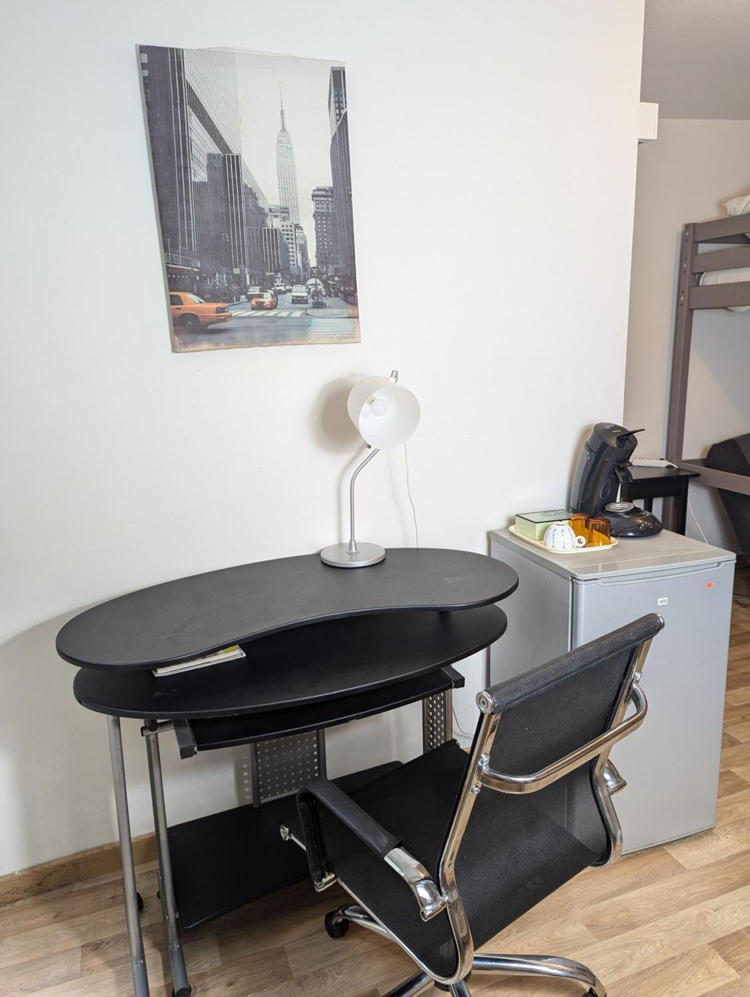 Chambres Poitiers Centre Ville - Salle De Bain, Refrigerateur, Tv Et Machine A Cafe Privatifs - Cuisine Commune - Terrasse - Hotel De Ville A 200M 外观 照片
