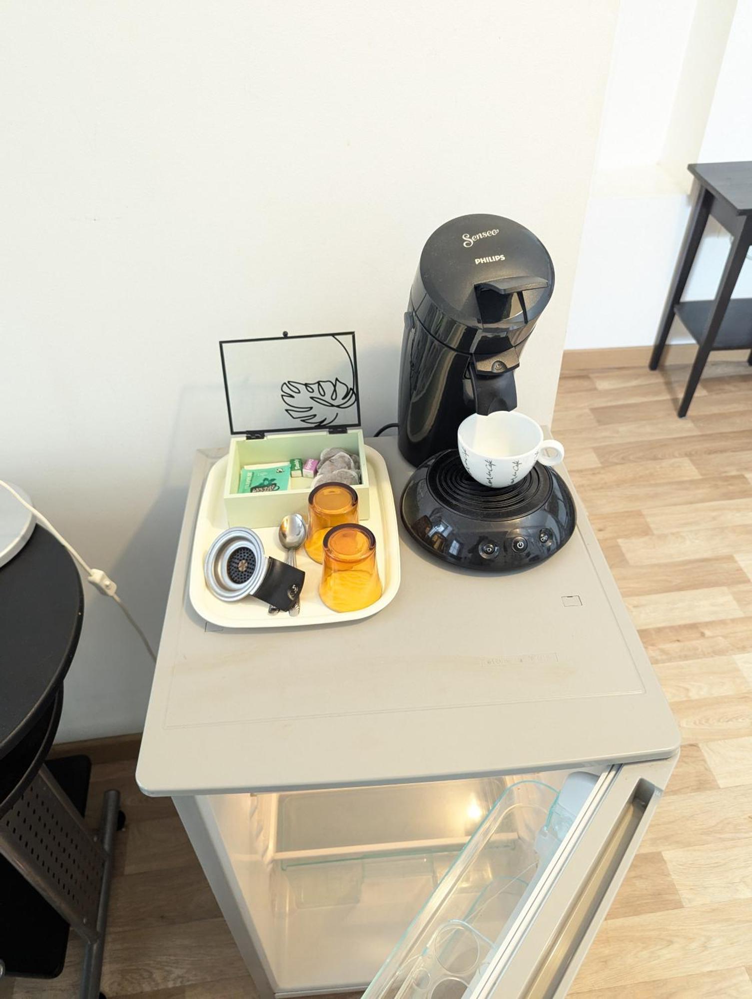 Chambres Poitiers Centre Ville - Salle De Bain, Refrigerateur, Tv Et Machine A Cafe Privatifs - Cuisine Commune - Terrasse - Hotel De Ville A 200M 外观 照片