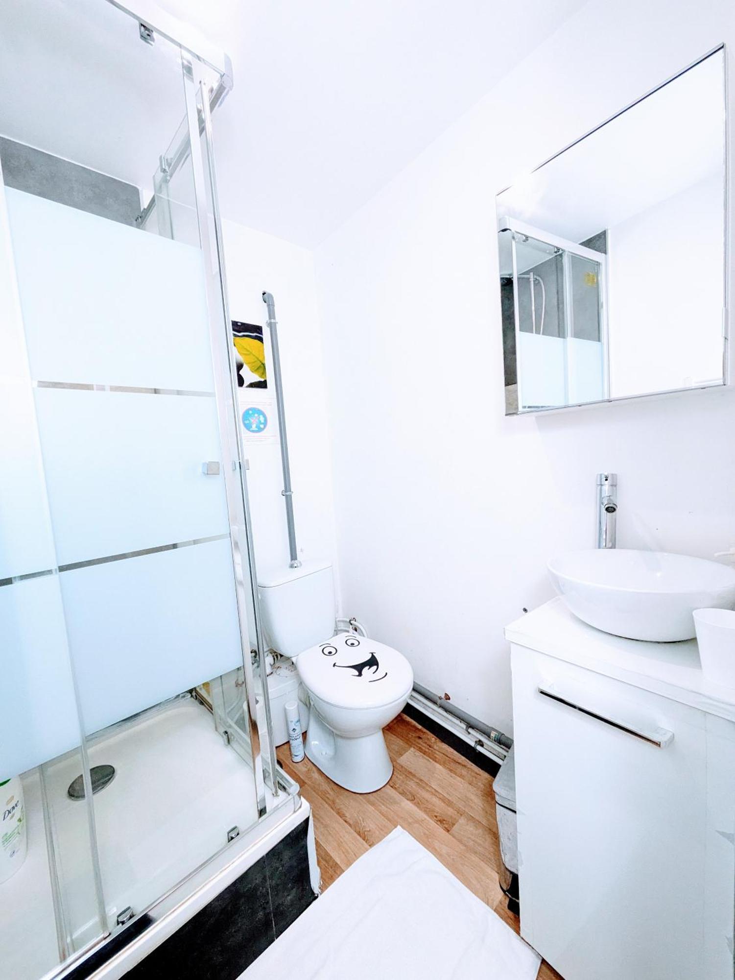 Chambres Poitiers Centre Ville - Salle De Bain, Refrigerateur, Tv Et Machine A Cafe Privatifs - Cuisine Commune - Terrasse - Hotel De Ville A 200M 外观 照片